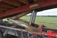 1973  Peterbilt  359 Truck