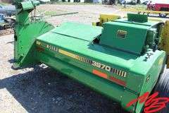 John Deere 3970 Chopper w/ 3 Row Corn Head & Foliage Head
