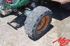 John Deere  4120 Tractor w/Steel Cage