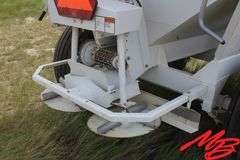 Willmar Super 800 Fertilizer Spreader