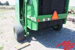 John Deere  535  Round Baler