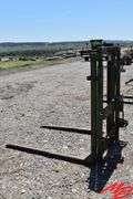 John Deere 3pt Hydr Single Mast Forks, 57" Forks