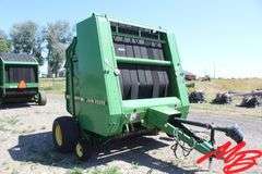John Deere  535  Round Baler