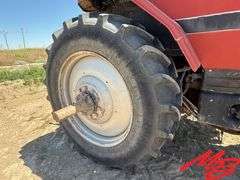 Case-IH 8920 MFWD Tractor w/Great Bend Loader