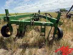 John Deere 995 6-Bottom Switch Plow