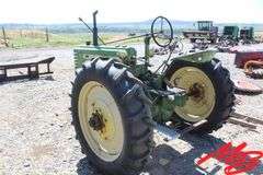 John Deere  H Tractor w/Narrow Front
