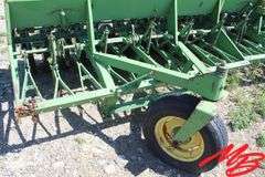 (2)  John Deere  Hoe Drills w/Tow Together Bar   8'