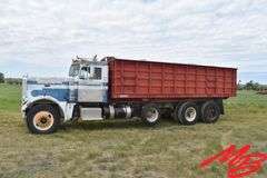1973  Peterbilt  359 Truck