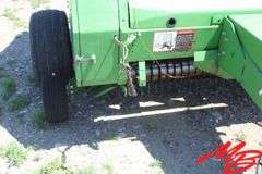 John Deere  535  Round Baler
