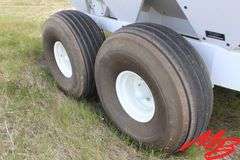 Willmar Super 800 Fertilizer Spreader