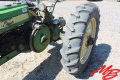 John Deere  H Tractor w/Narrow Front
