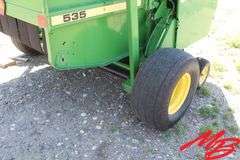John Deere  535  Round Baler