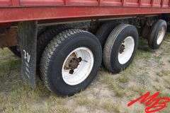 1973  Peterbilt  359 Truck