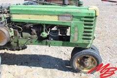 John Deere  H Tractor w/Narrow Front