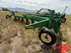 John Deere 995 7-Bottom Switch Plow