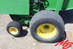 John Deere  535  Round Baler