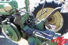 John Deere  H Tractor w/Narrow Front