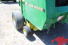 John Deere  535  Round Baler