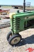 John Deere  H Tractor w/Narrow Front