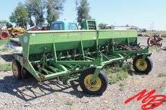 (2)  John Deere  Hoe Drills w/Tow Together Bar   8'