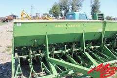 (2)  John Deere  Hoe Drills w/Tow Together Bar   8'