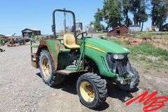 John Deere  4120 Tractor w/Steel Cage