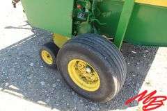John Deere  535  Round Baler