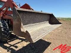 Case-IH 8920 MFWD Tractor w/Great Bend Loader