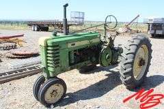 John Deere  H Tractor w/Narrow Front