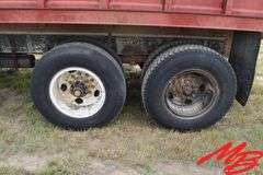 1973  Peterbilt  359 Truck