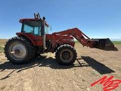 Case-IH 8920 MFWD Tractor w/Great Bend Loader