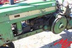 John Deere  H Tractor w/Narrow Front