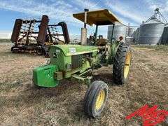 John Deere 1530 Utility Tractor