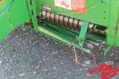 John Deere  535  Round Baler