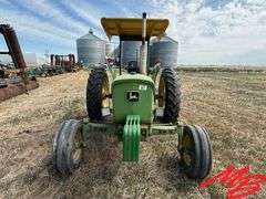 John Deere 1530 Utility Tractor