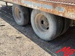 1987 Walton 27' Gooseneck Flatbed Tilt Trailer
