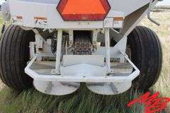 Willmar Super 800 Fertilizer Spreader