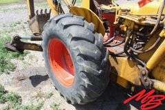 Case  580  BackHoe w/79" Front Bucket & 18" Backhoe Bucket