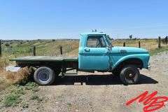 Ford  F260  Reg Cab 4x4 Flatbed Pickup