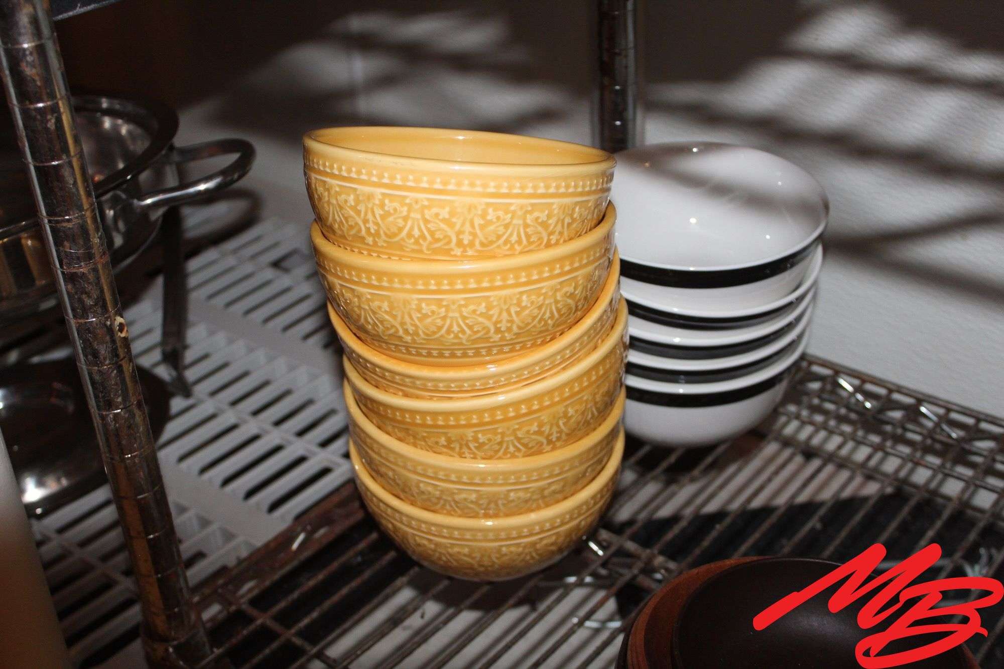 Glass & Ceramic Plates & Bowls