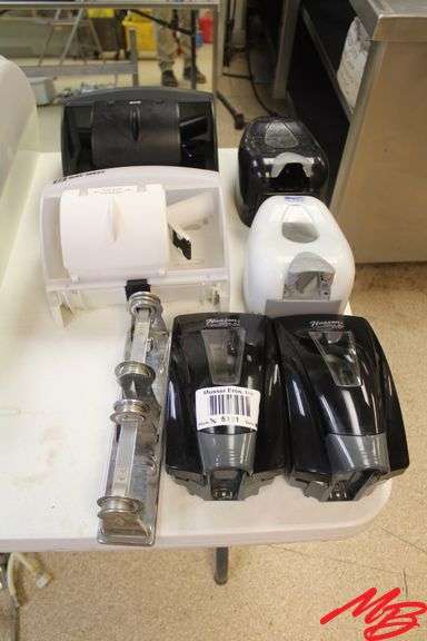 2 Toilet Paper & 4 Soap & 2 Toilet Dispensers