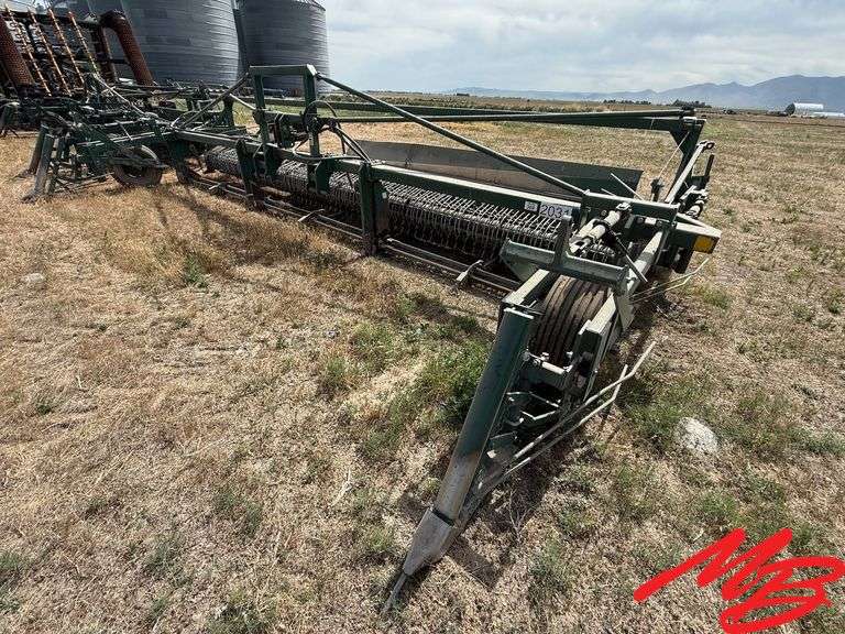 2004 Pickett 12-Row One-Step Bean Cutter