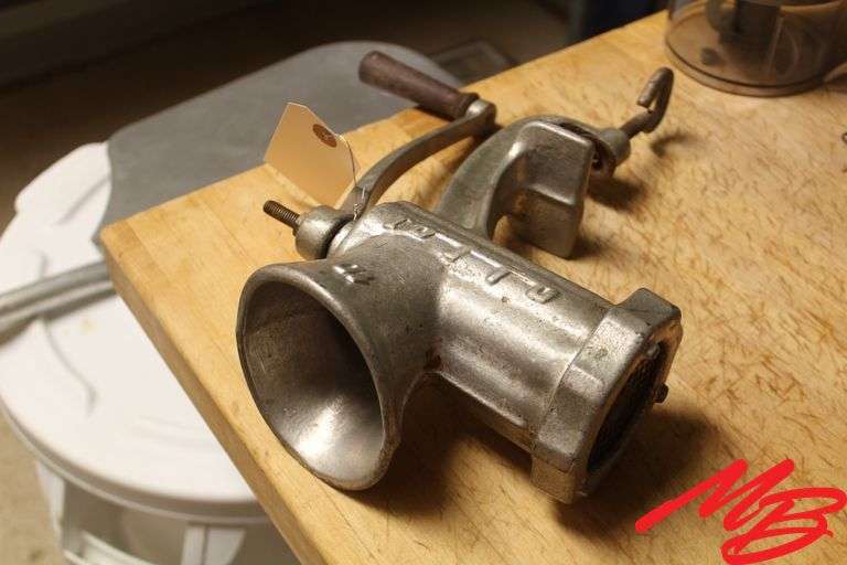 Table Mount Alpha Cast Iron Meat Mincer/Grinder