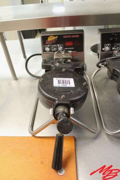 2 Carbons Golden Malted Waffle Makers, 120v