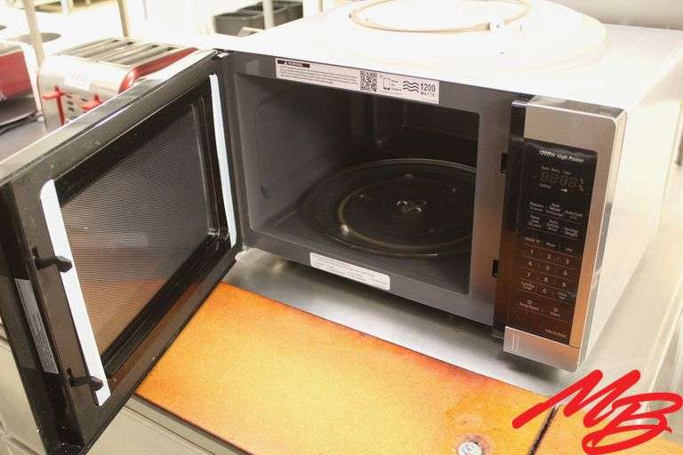 Panasonic Microwave 1200 watt high power