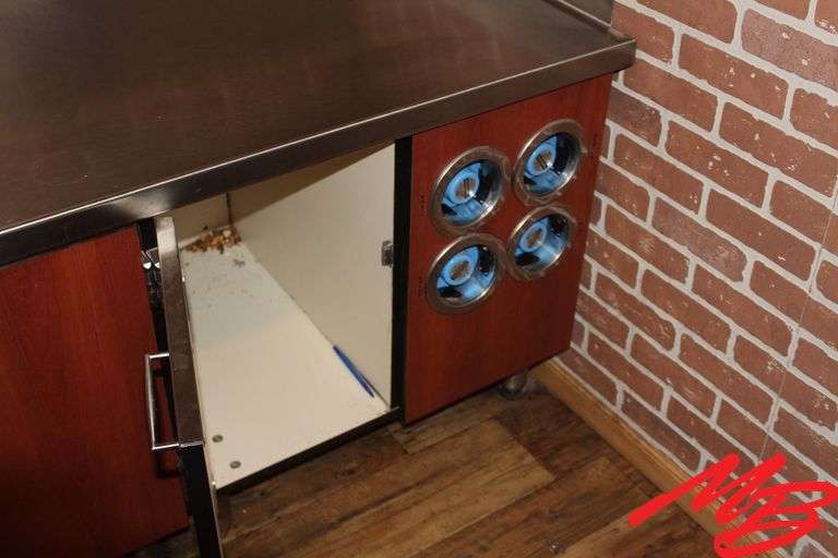 Beverage Table 60x33x31,