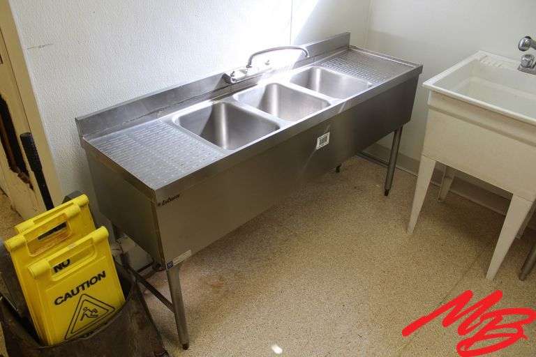LaCrosse Triple Sink 60x18x31