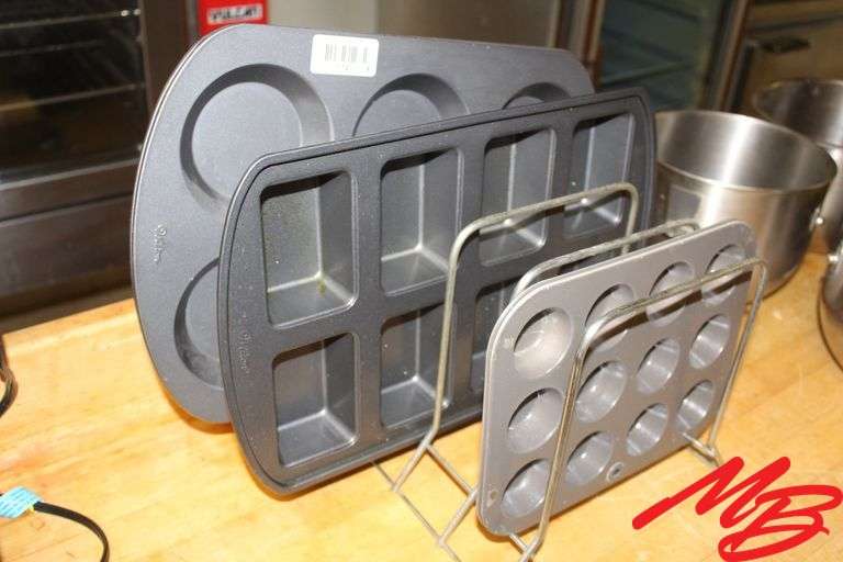 Assorted Pans w/Rack