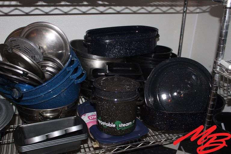 Assorted Stainless Steel & Steel Cooking Pots and Pizza Trays