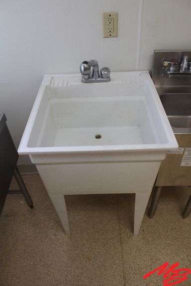 2 Sinks: 1 Utility, 1 SS Glass Tender